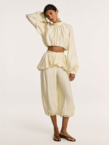 Шаровары с баской из фактурной ткани