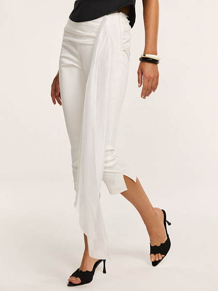 Капри с акцентной драпировкой