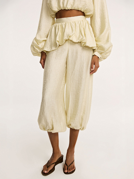 Шаровары с баской из фактурной ткани