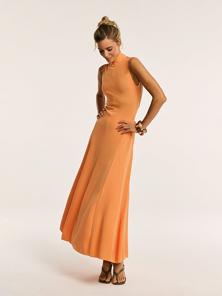 Платье из итальянской вискозы с открытой спинкой