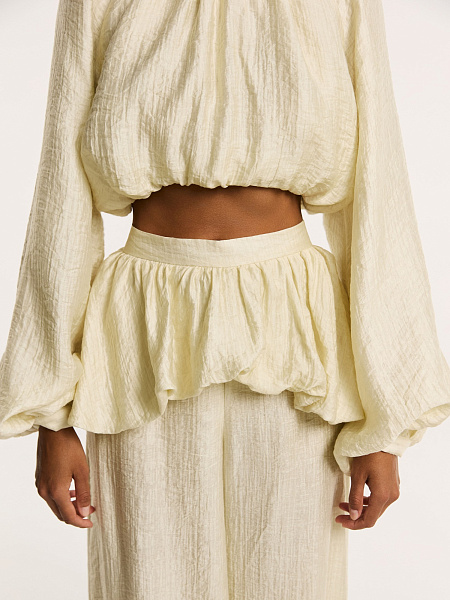 Шаровары с баской из фактурной ткани