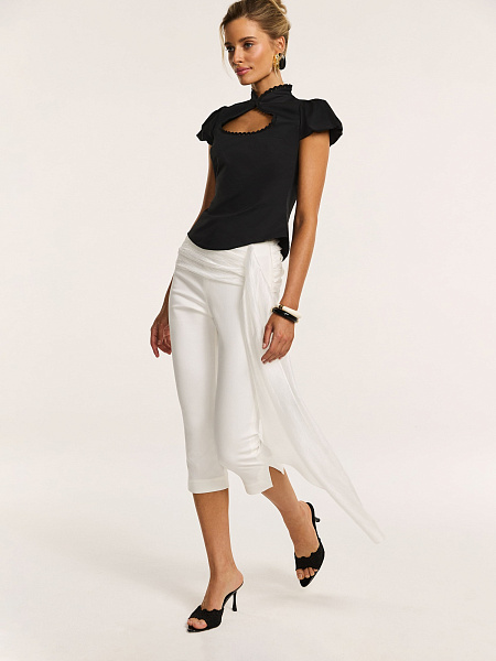 Капри с акцентной драпировкой