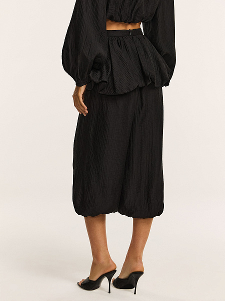 Шаровары с баской из фактурной ткани